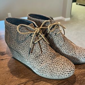 Toms Desert Suede Cheetah Print Wedge Booties